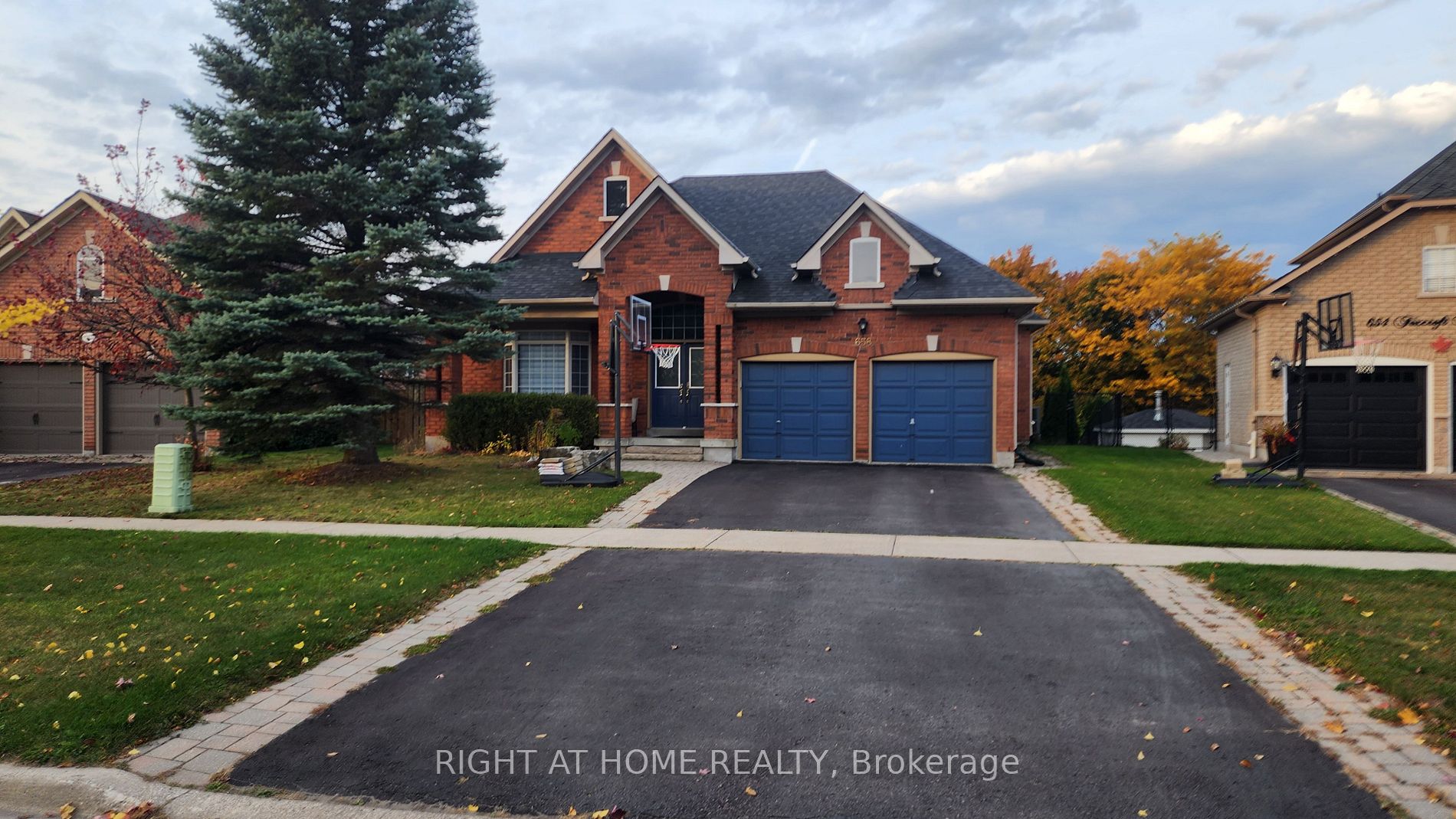 658 Foxcroft Blvd Property Photo