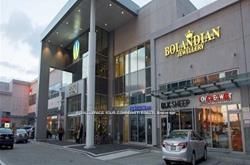 7181 Yonge St Property Photo