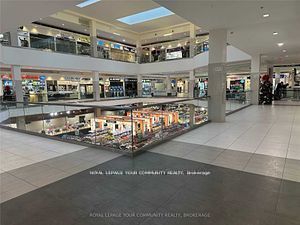 7181 Yonge St Property Photo 3