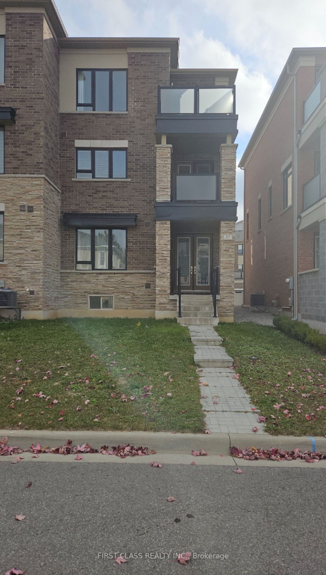 37 Sparks St Property Photo