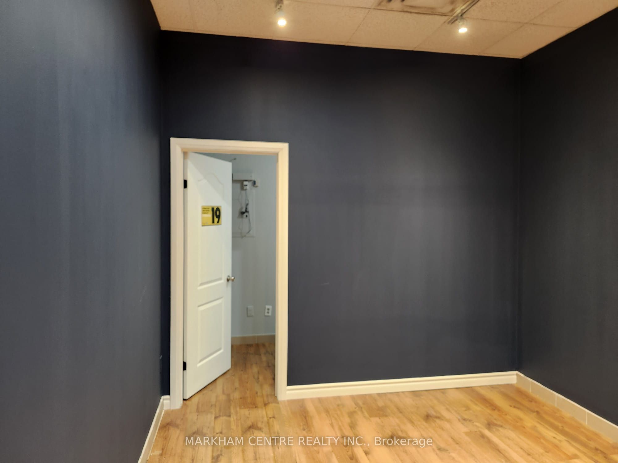 #52 - 398 Ferrier Street Property Photo 3