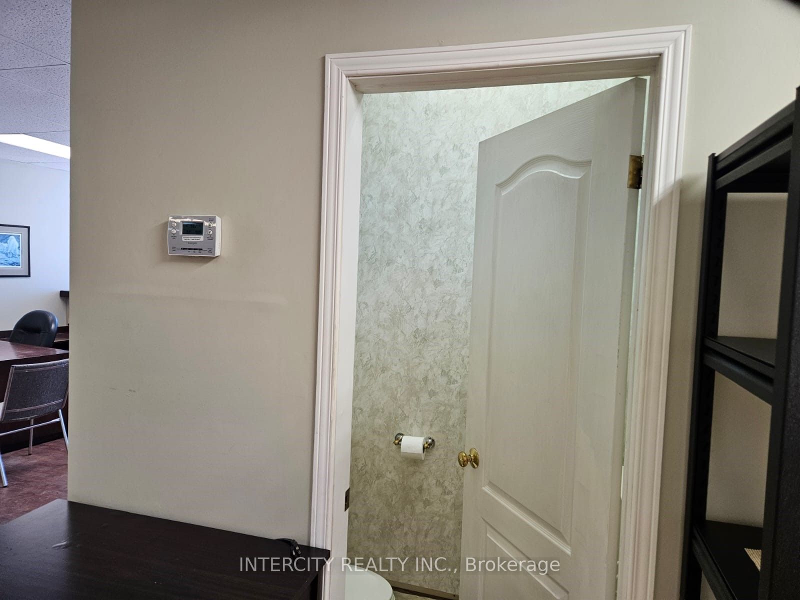 1260 Journey's End Property Photo 8