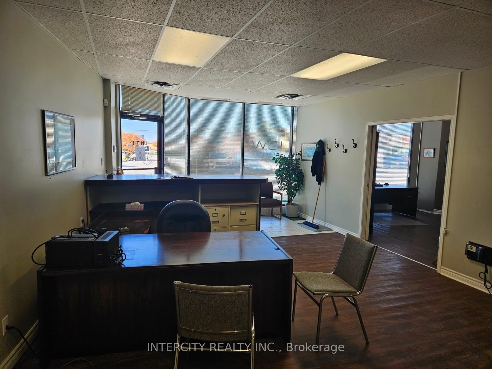 1260 Journey's End Property Photo 10