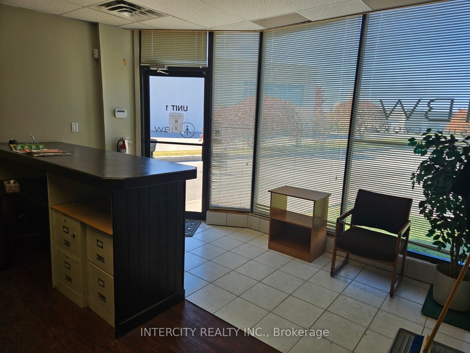1260 Journey's End Property Photo 11