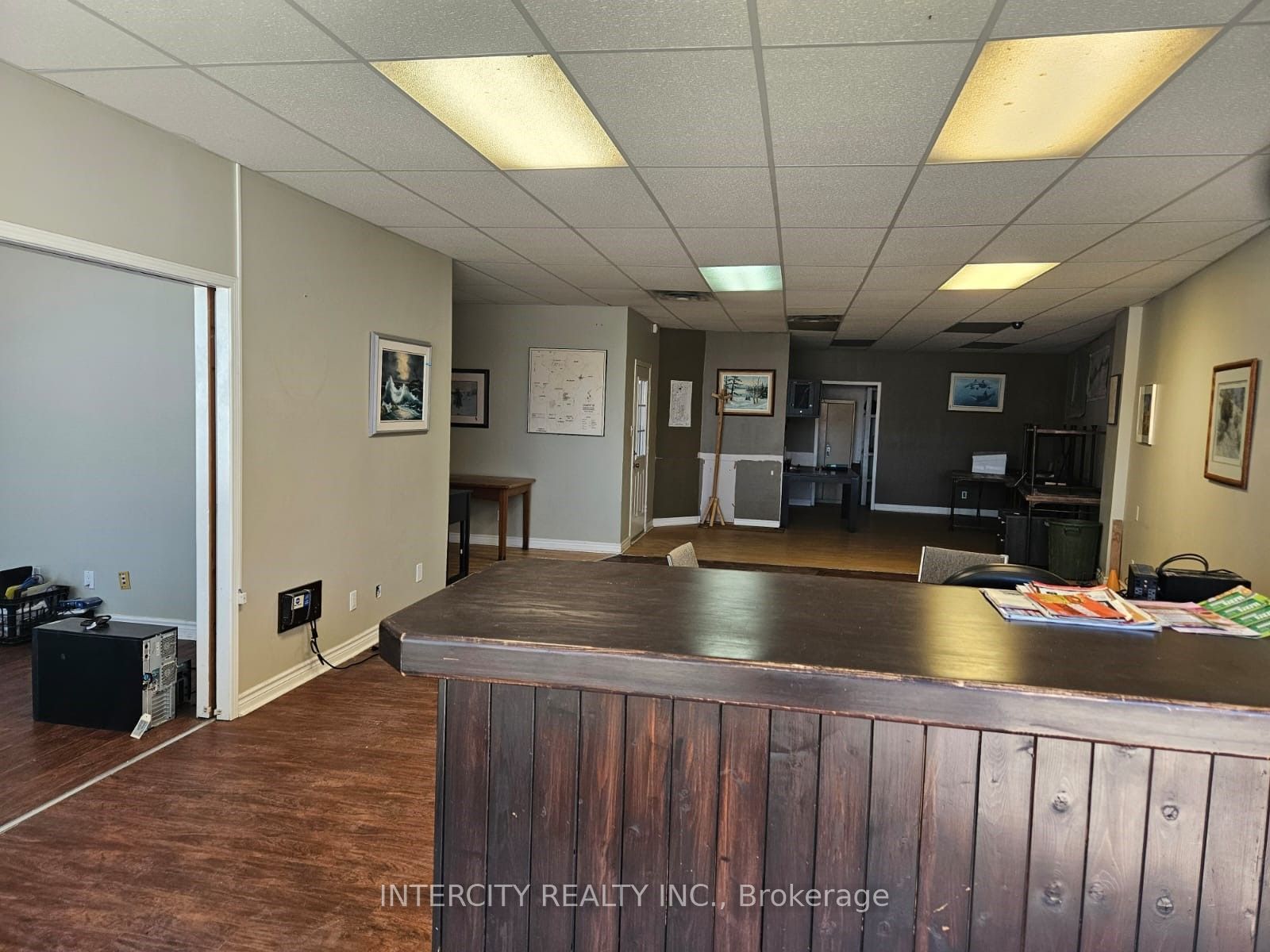 1260 Journey's End Property Photo 23