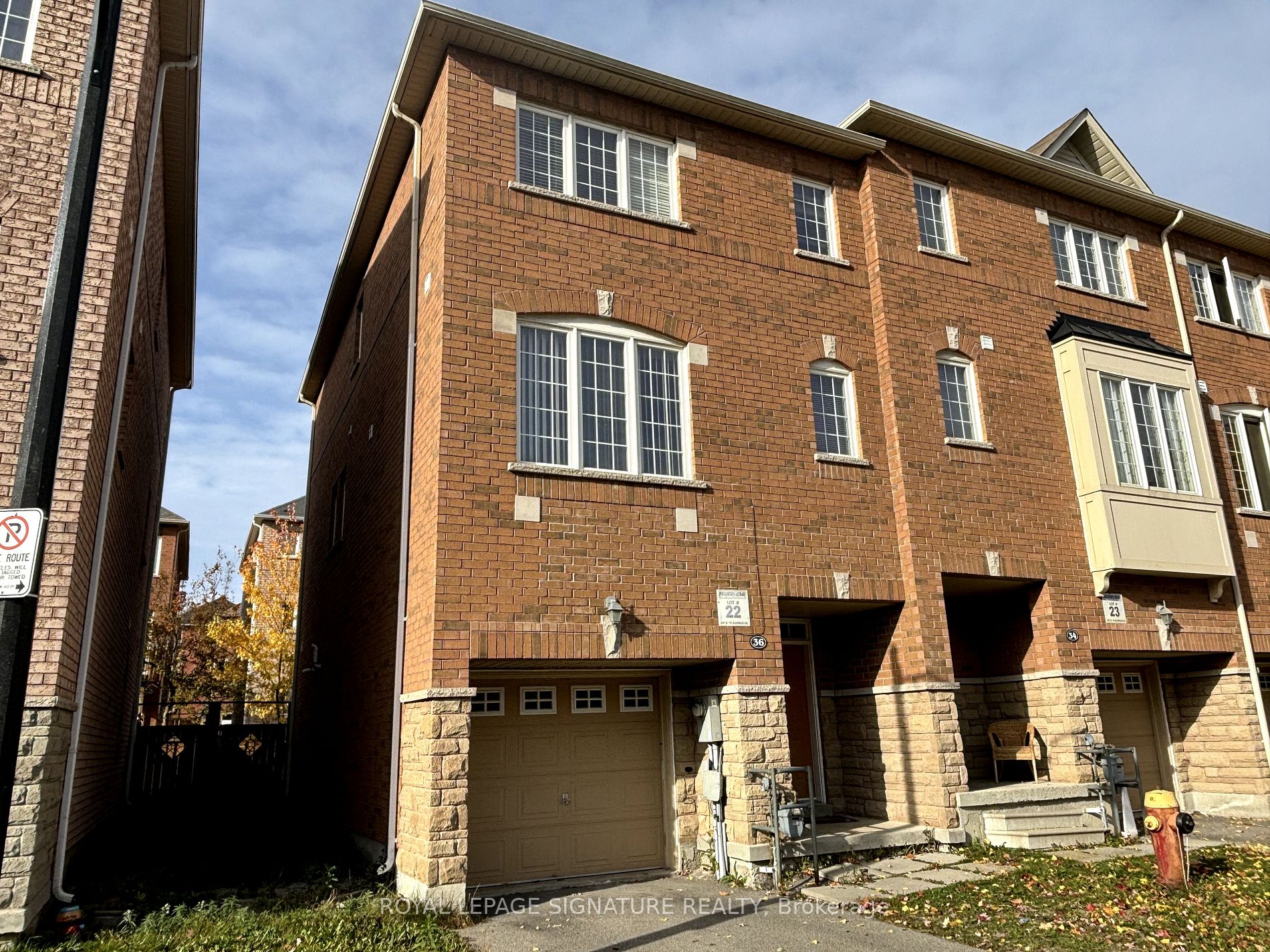 151 Silverwood Ave Property Photo