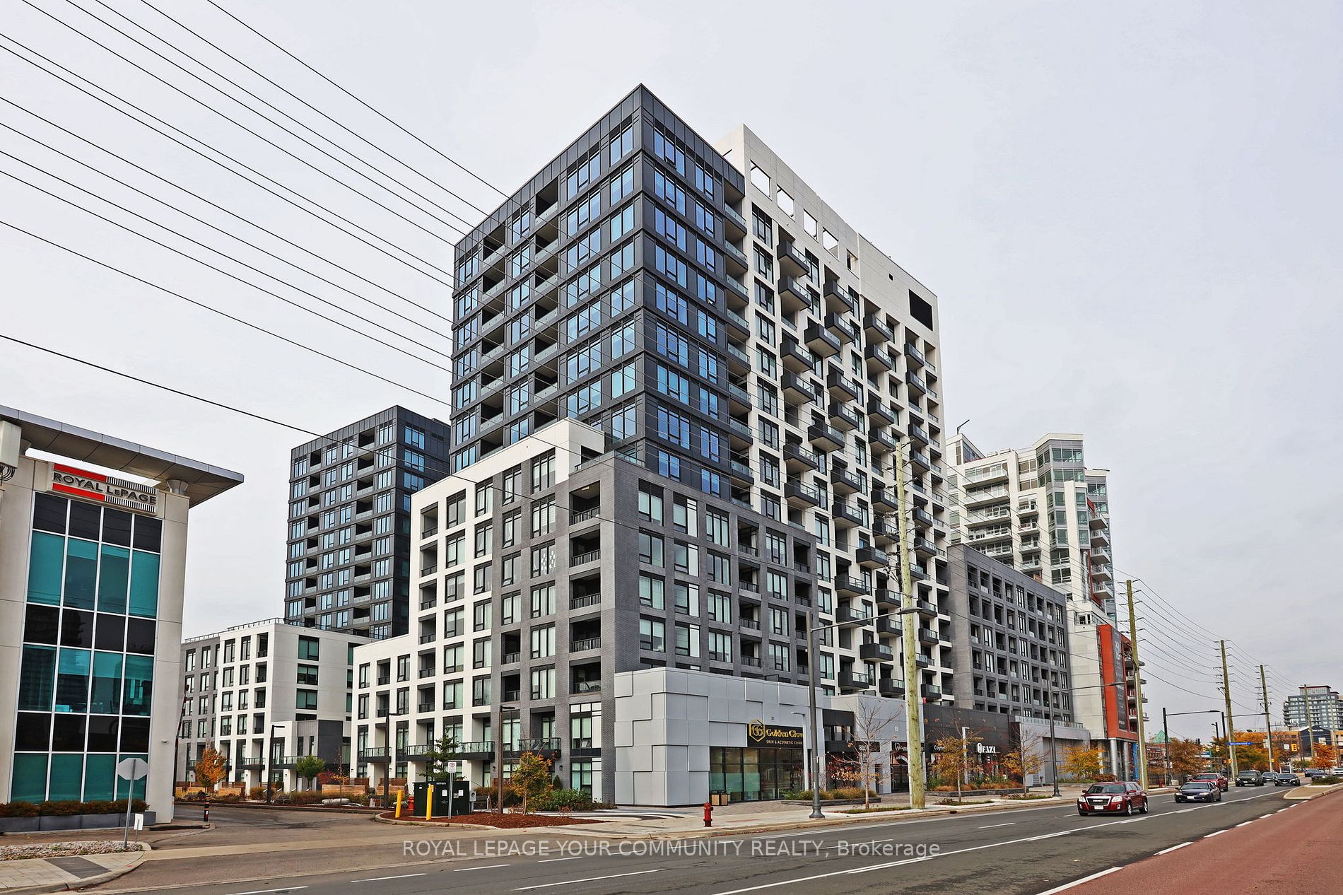8868 Yonge St Property Photo