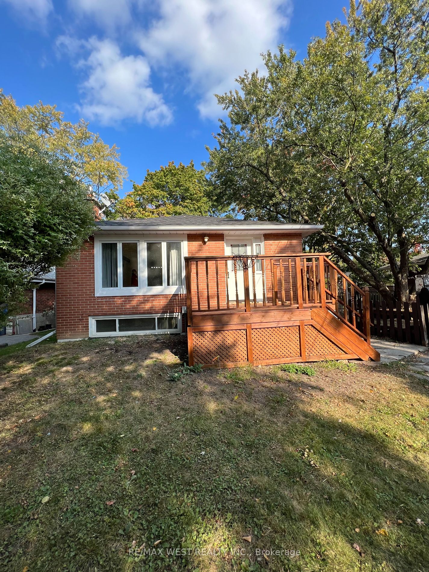 12203 Tenth Line Property Photo