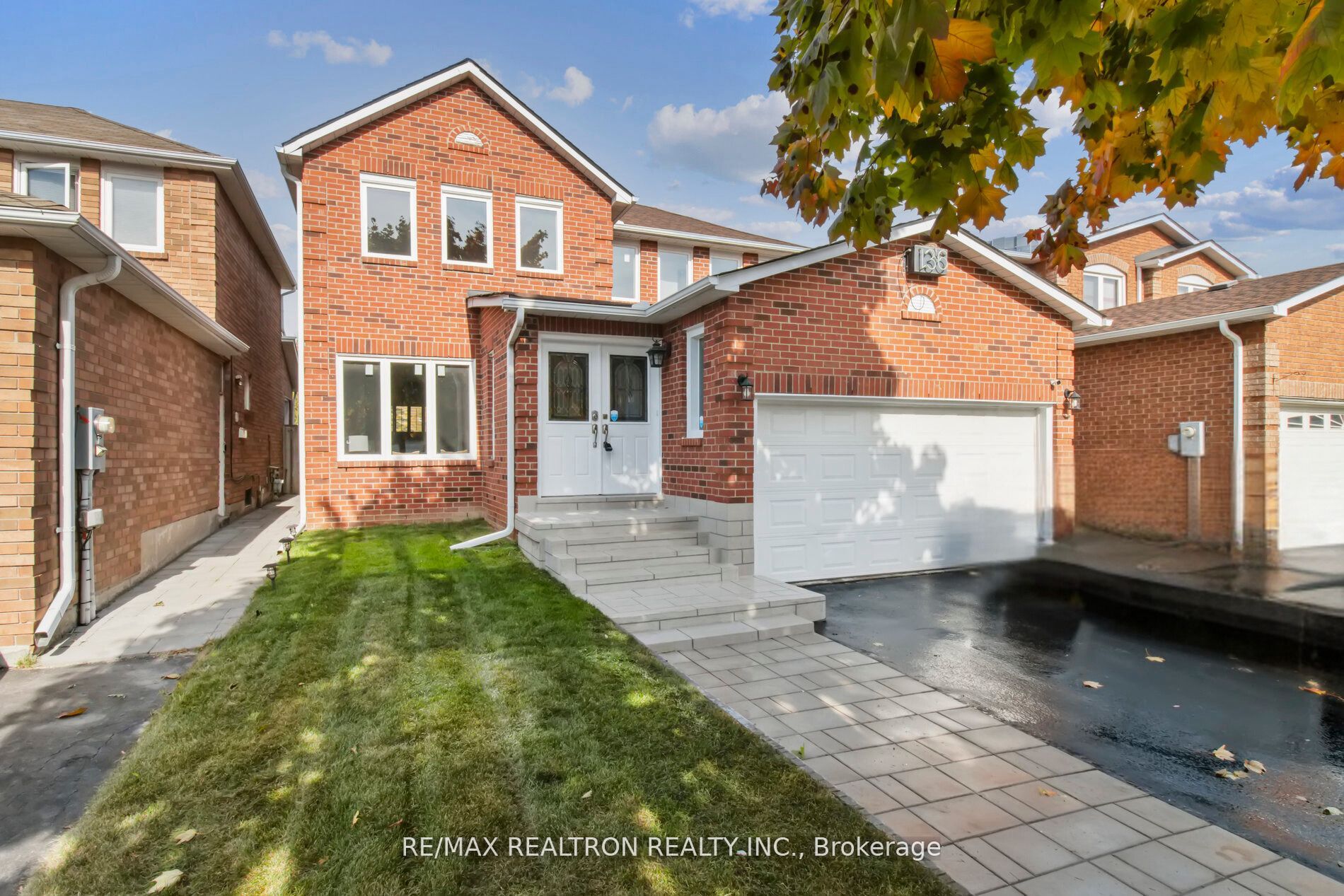 136 Millcroft Way Property Photo