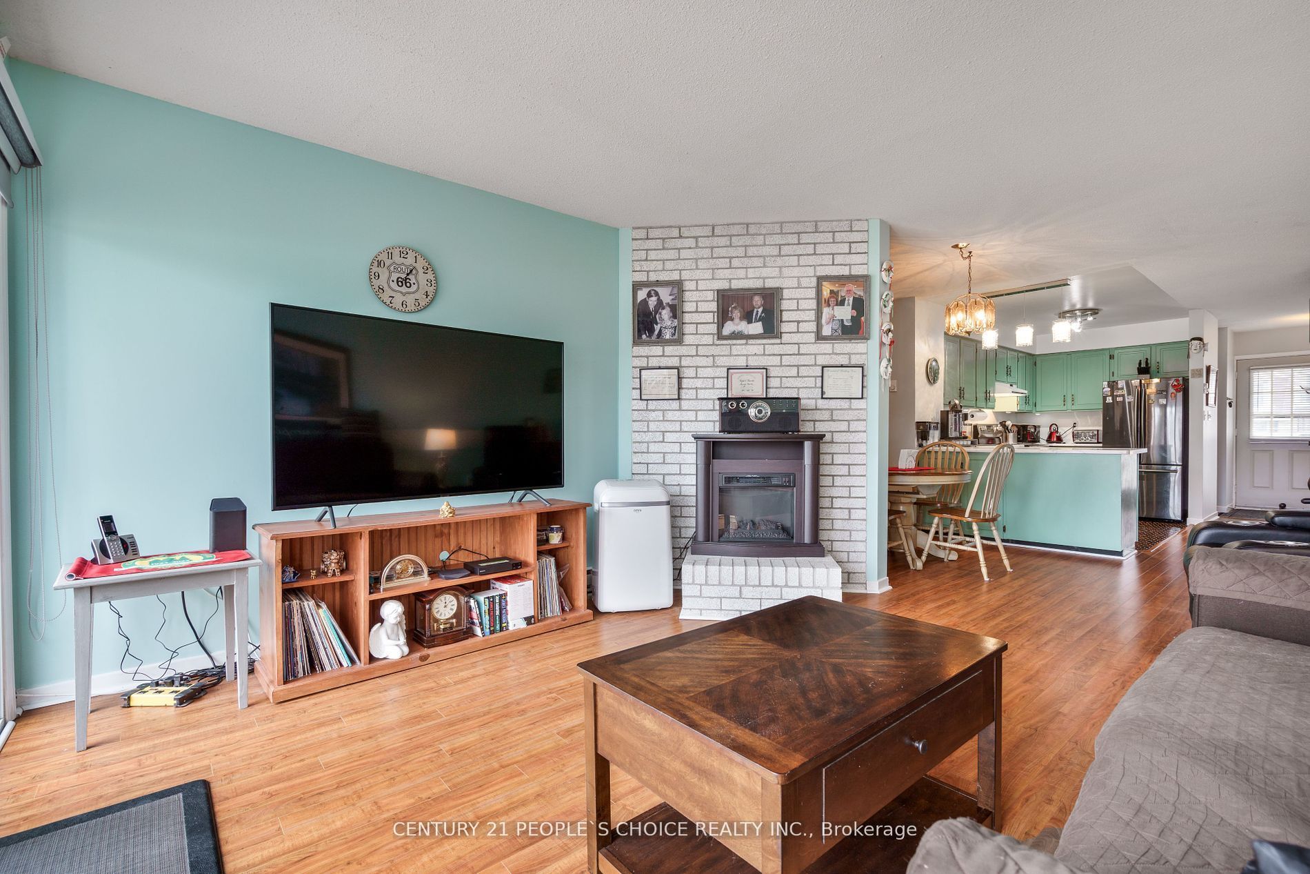 #3 - 4 Paradise Boulevard Property Photo 4