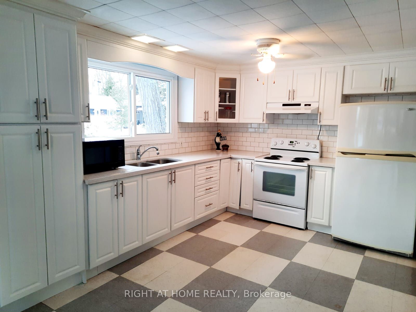 15 Fredrick Avenue Property Photo 11