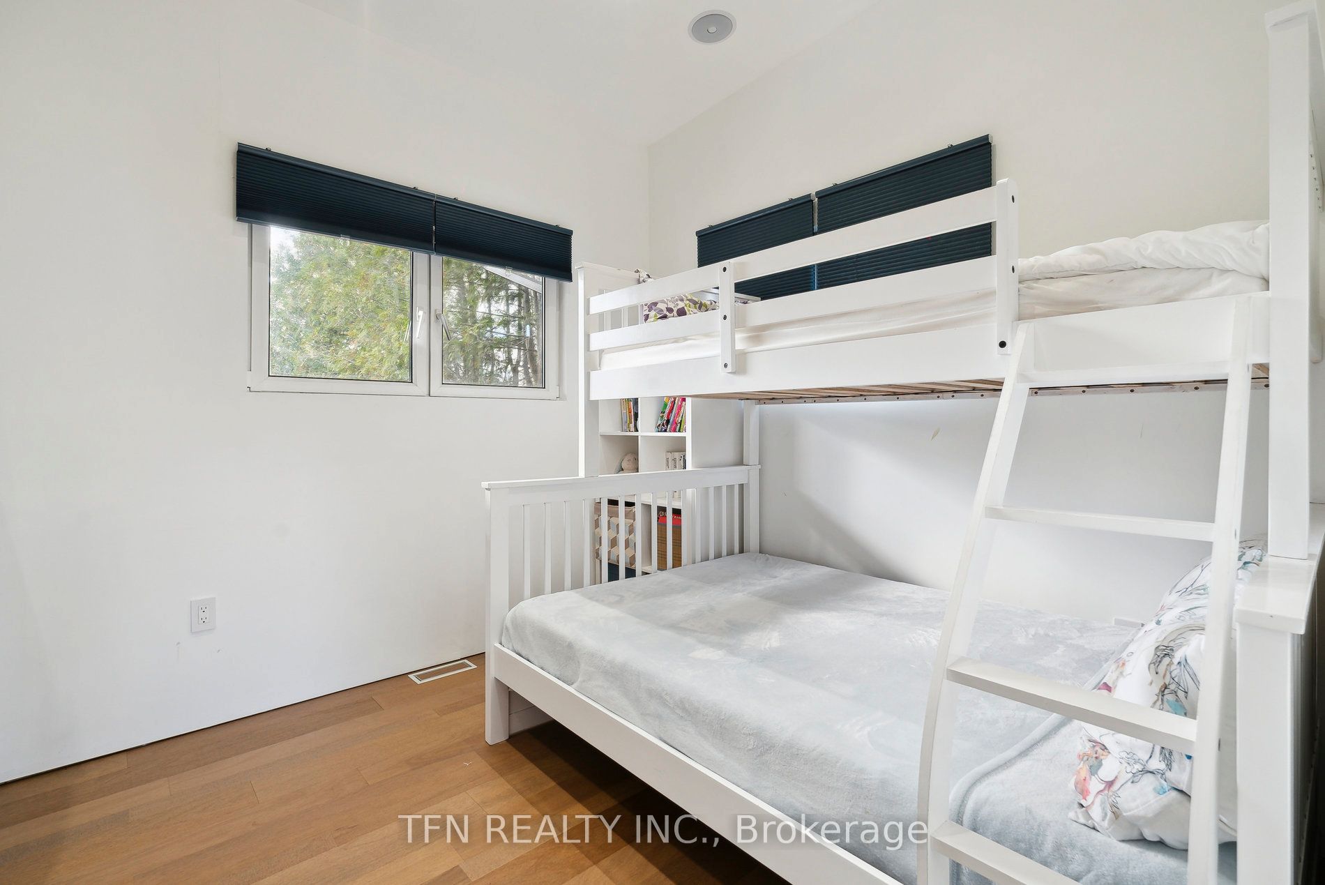 12 Schooner Lane Property Photo 10
