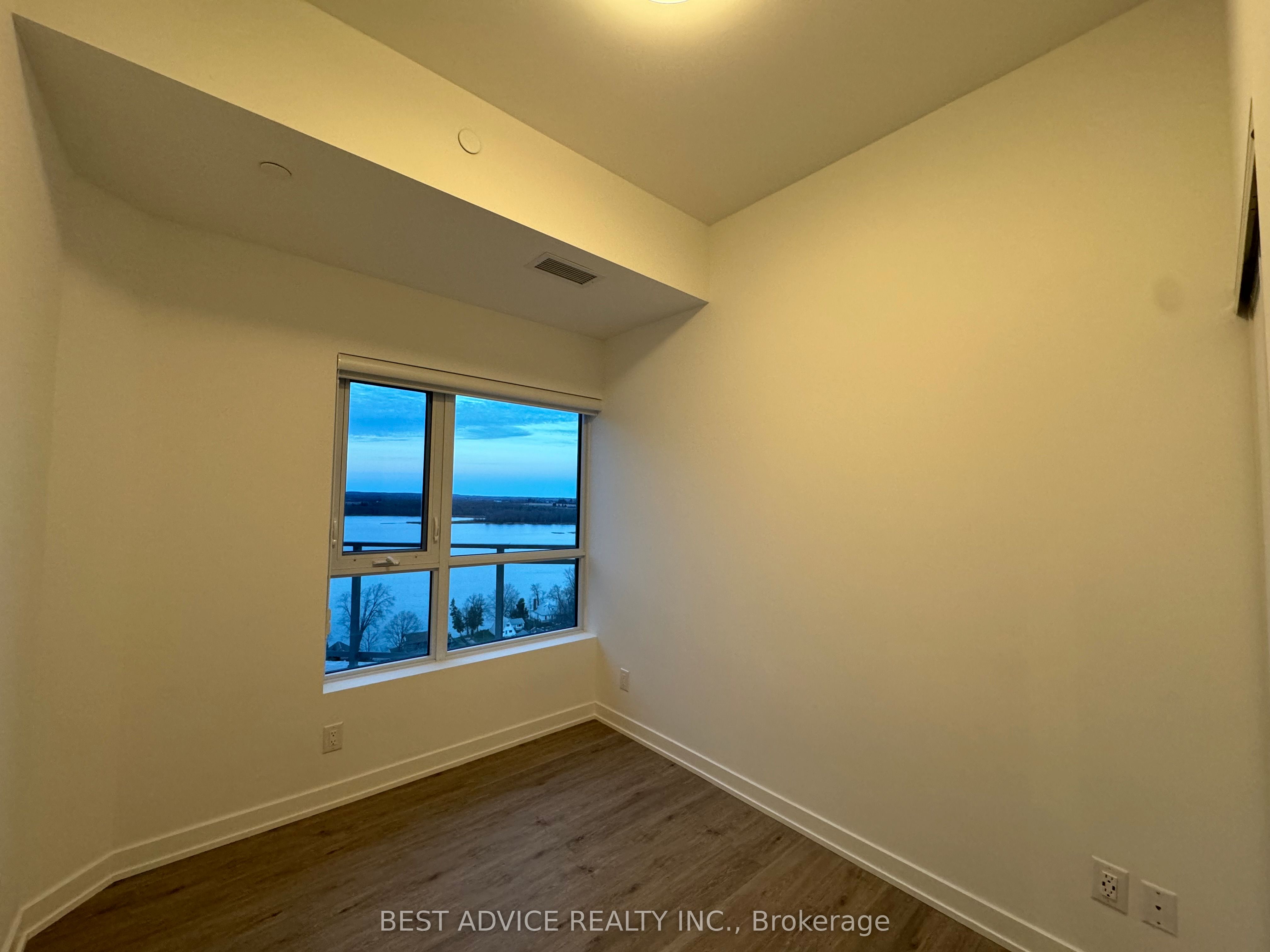 #1207 - 56 Lakeside Terrace Property Photo 5