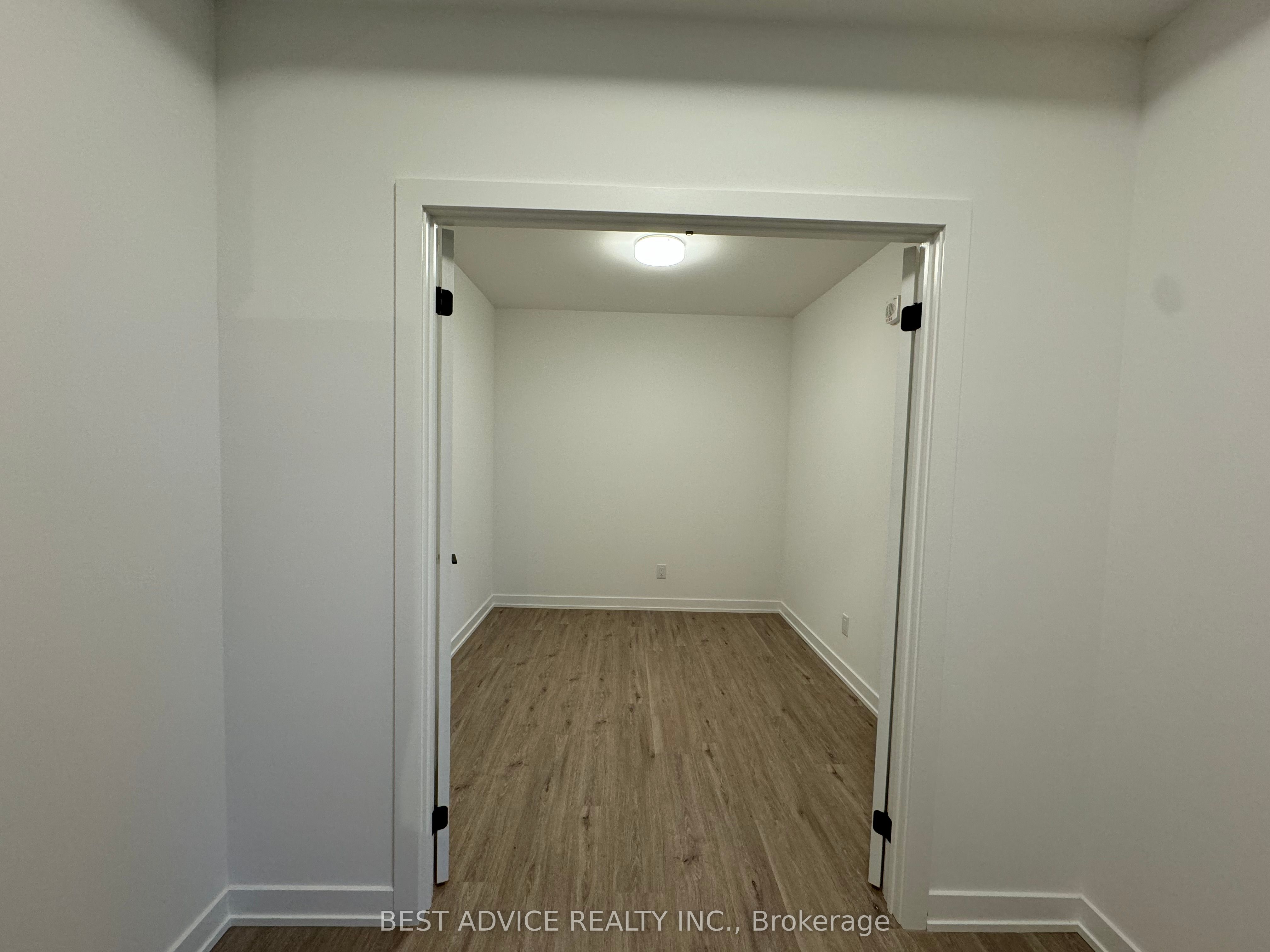 #1207 - 56 Lakeside Terrace Property Photo 11