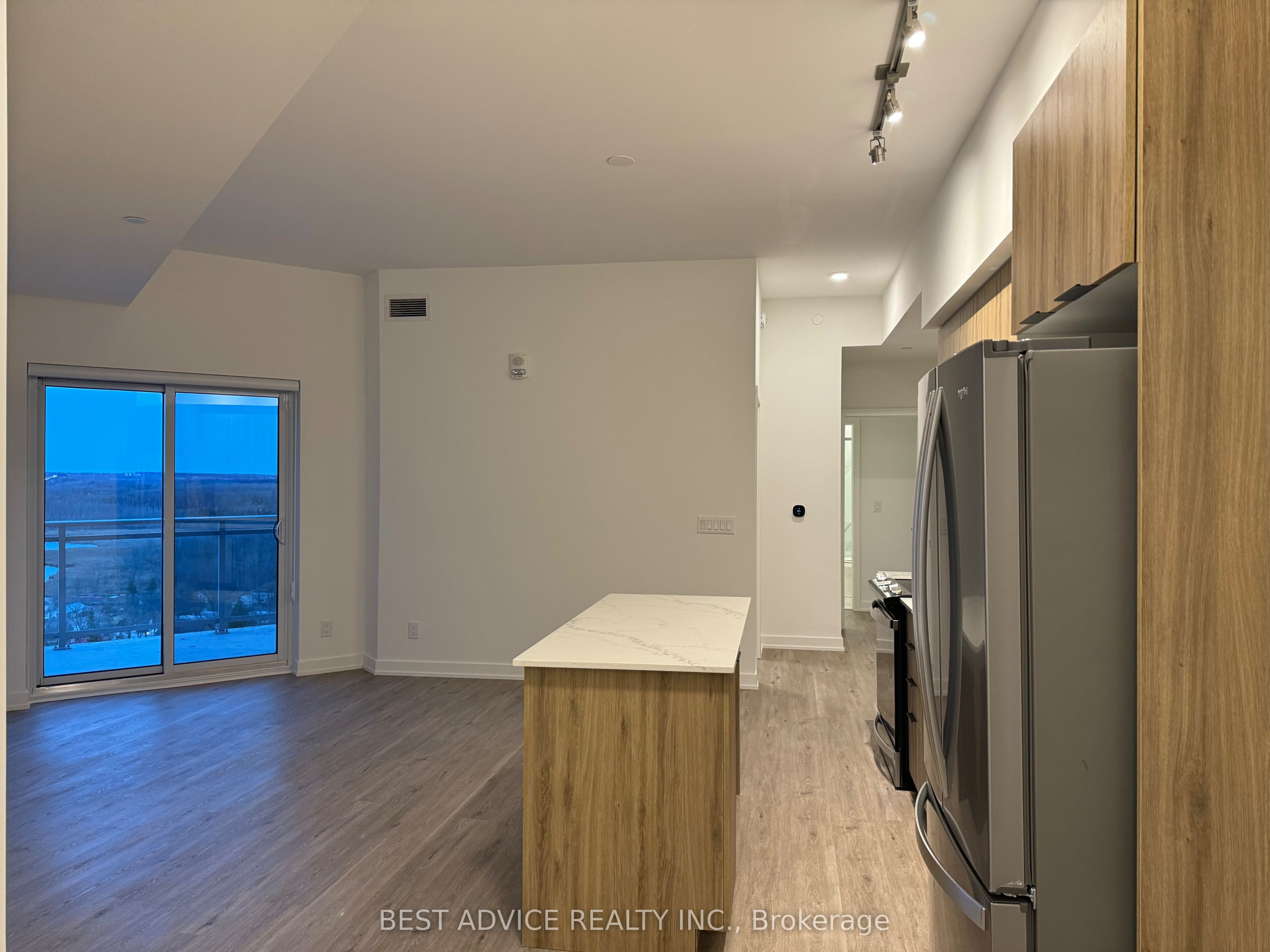 #1207 - 56 Lakeside Terrace Property Photo 15