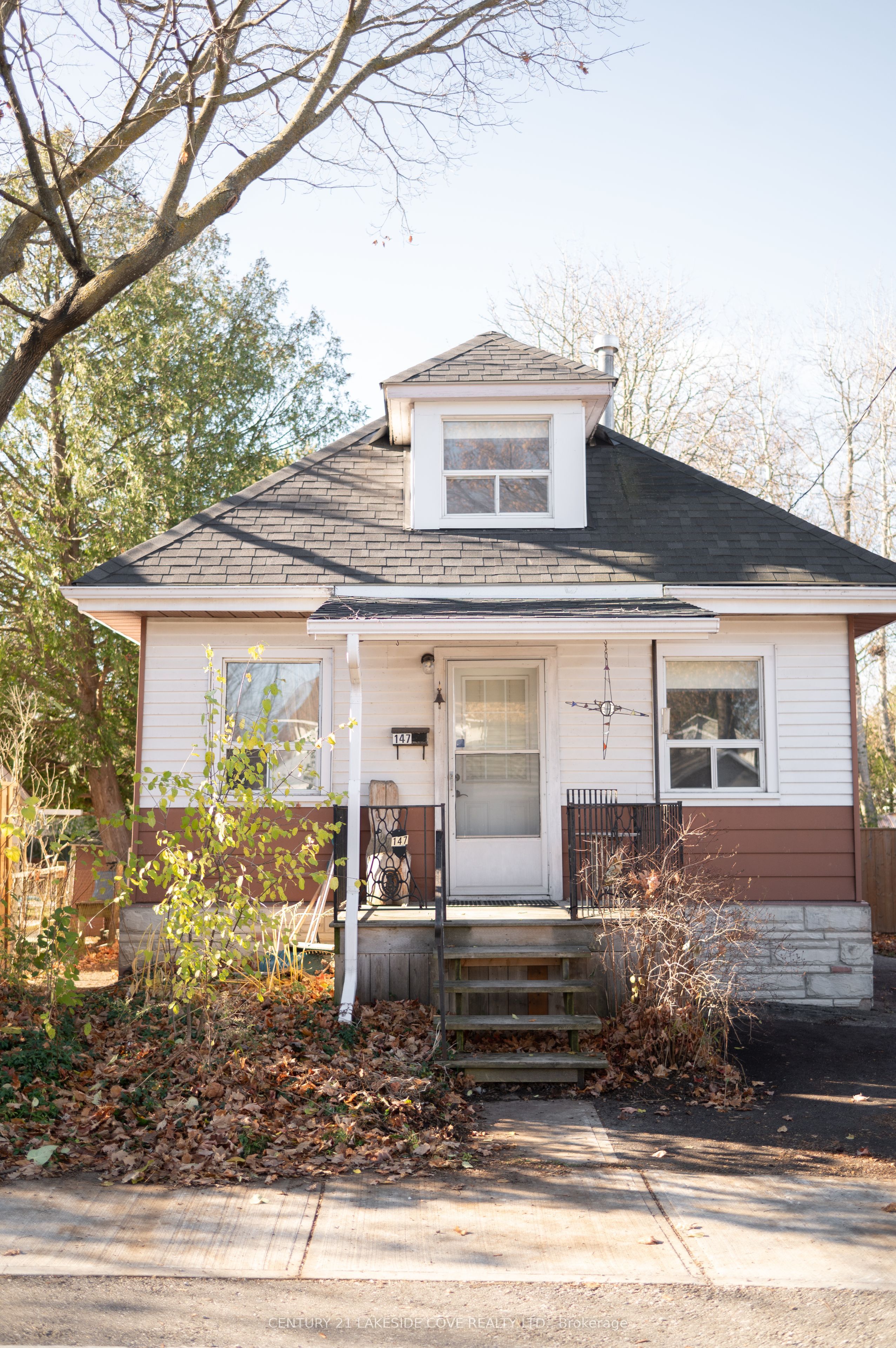 147 Dufferin Street Property Photo 2