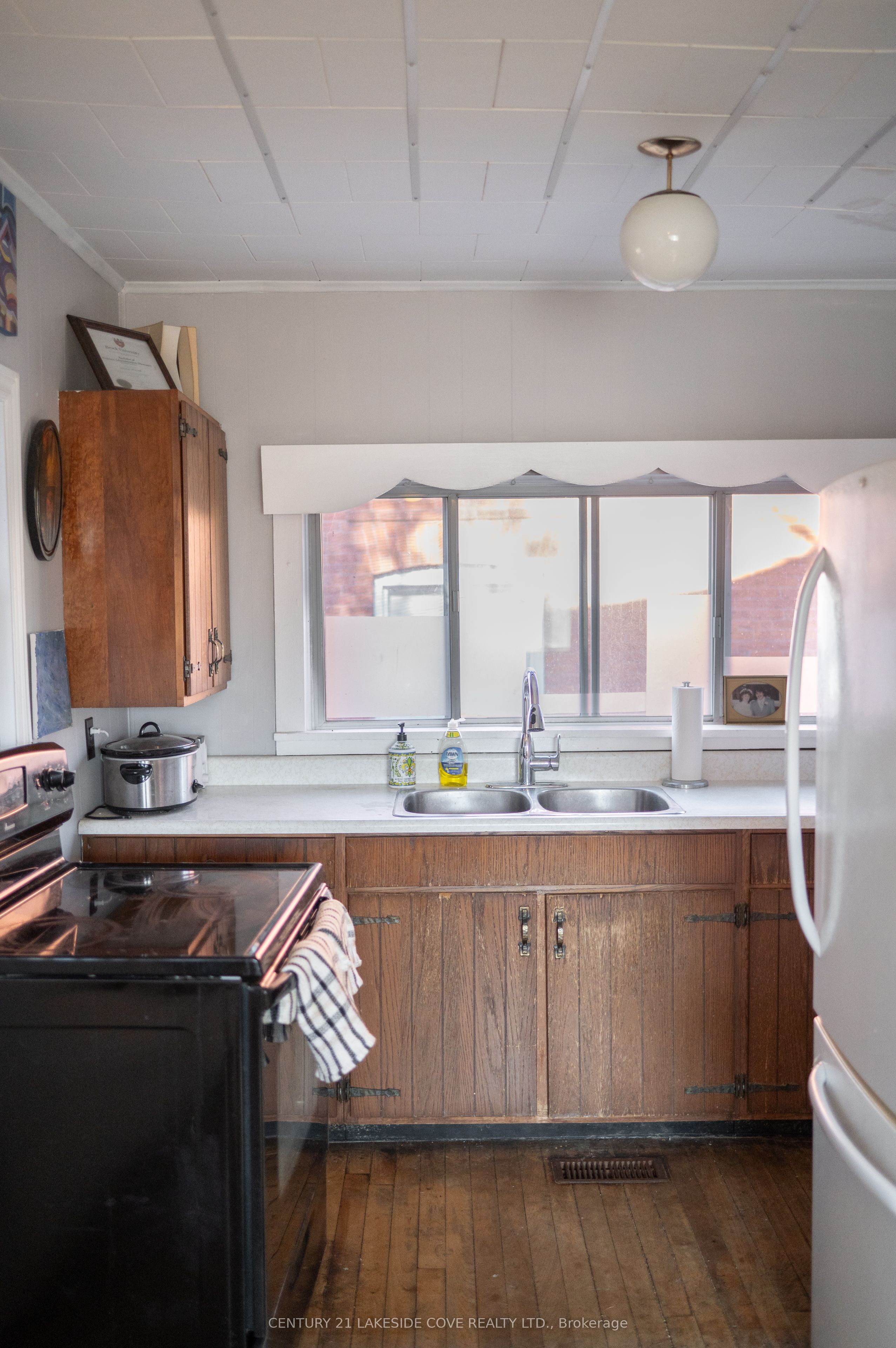 147 Dufferin Street Property Photo 8