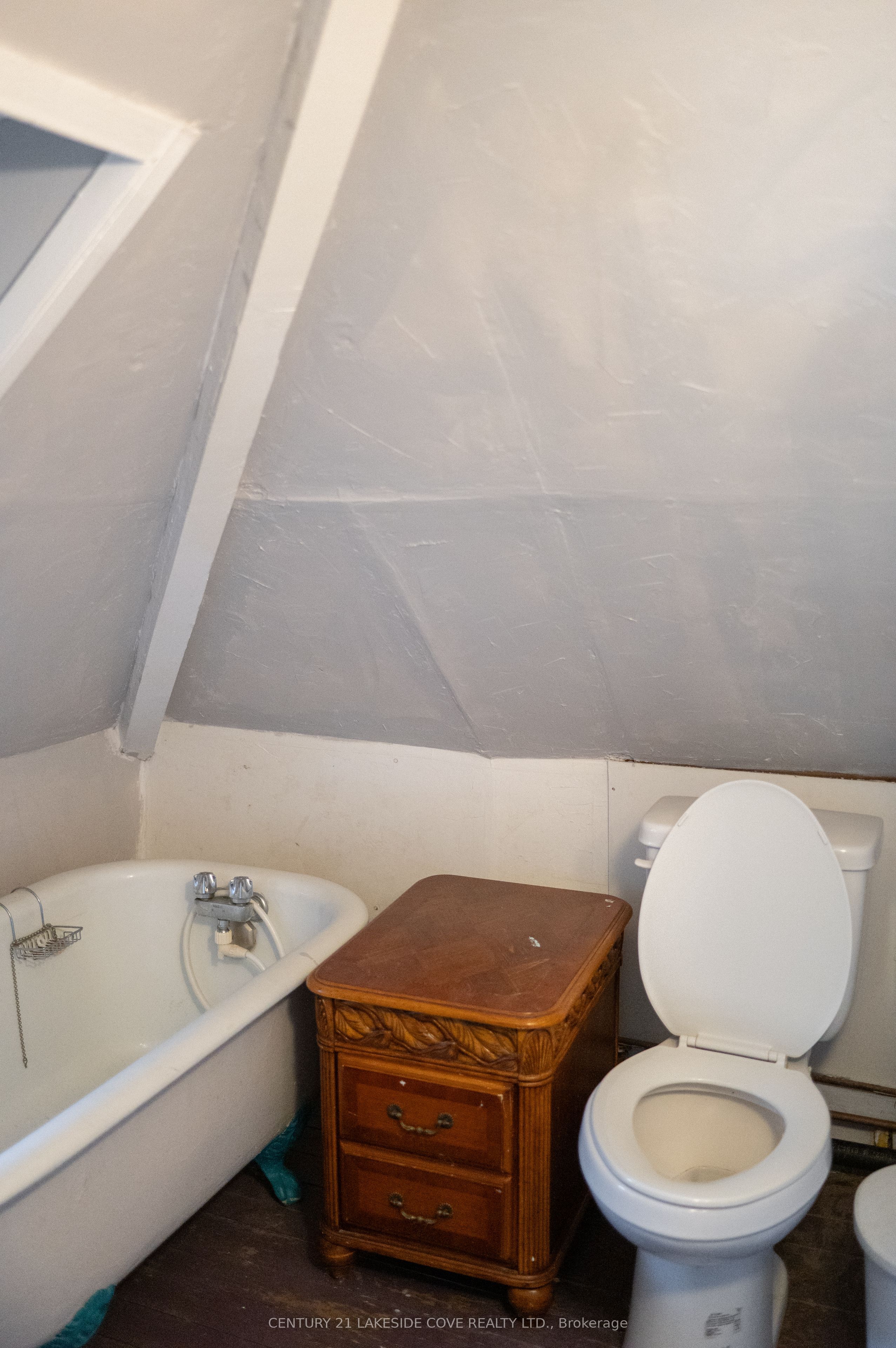 147 Dufferin Street Property Photo 21