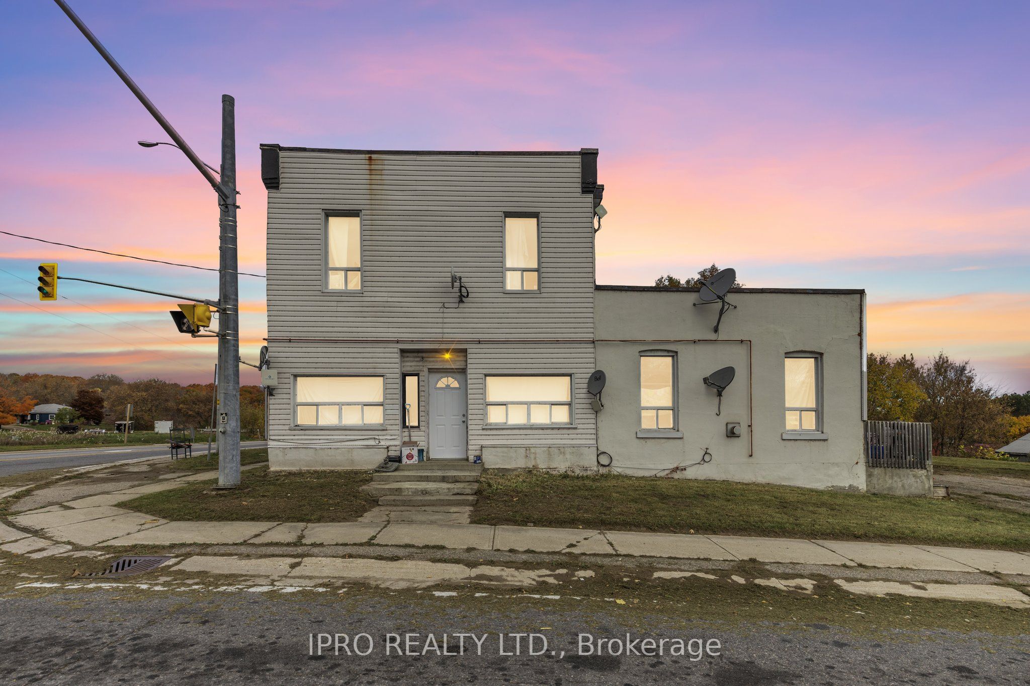 6501 Highway 93 Property Photo 1