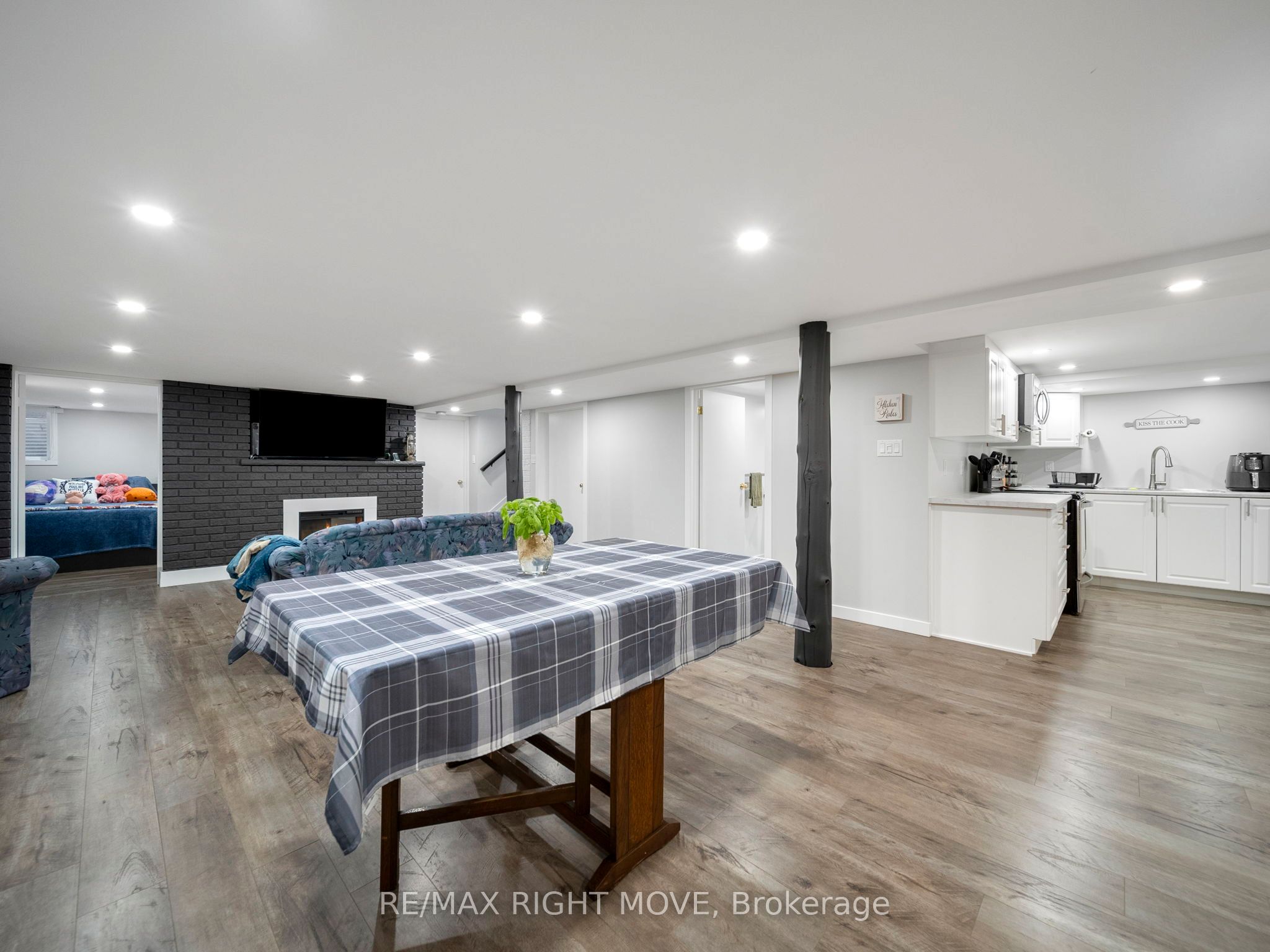 206 Mary Street Property Photo 30