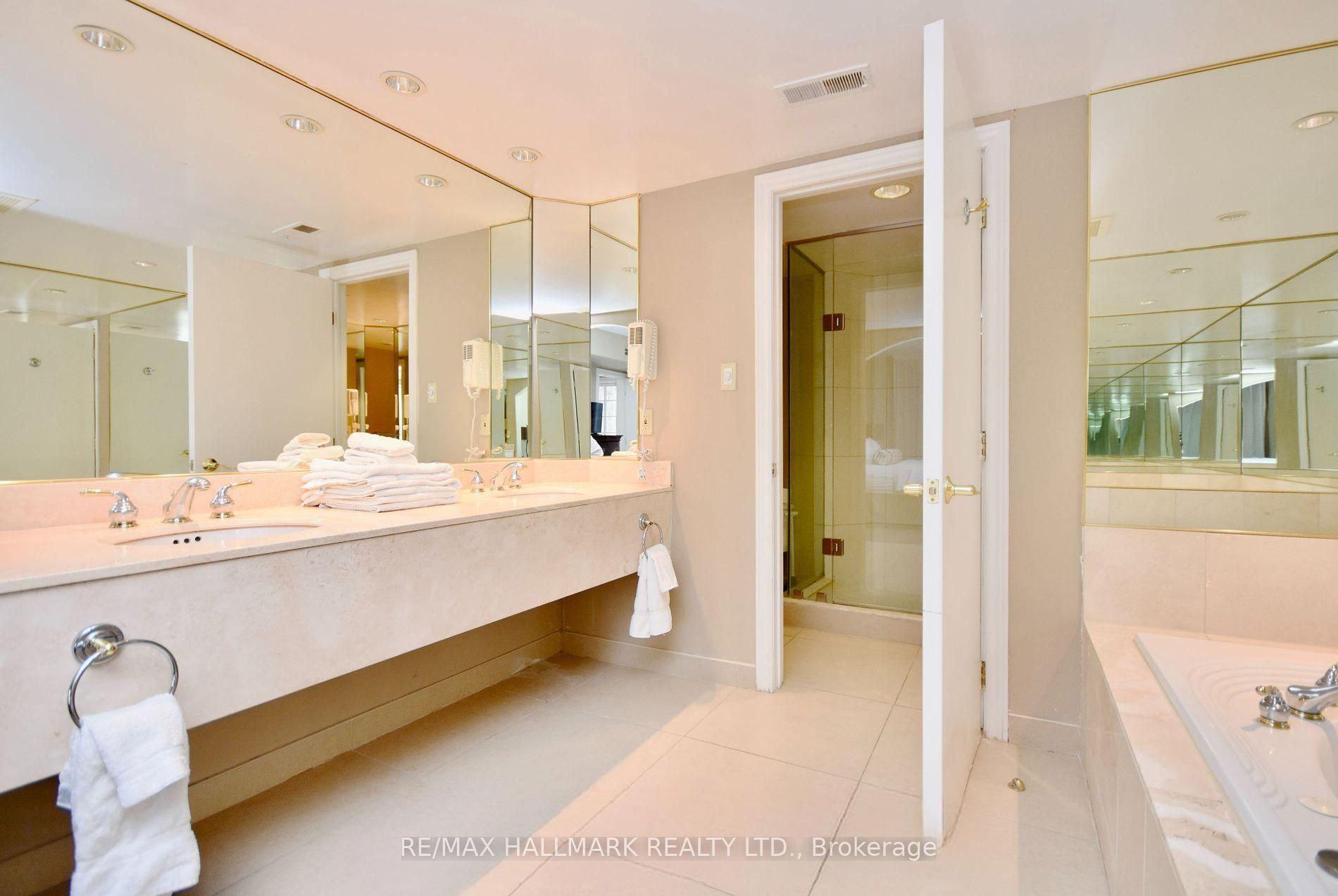 #2014/15 - 90 Highland Drive Property Photo 5