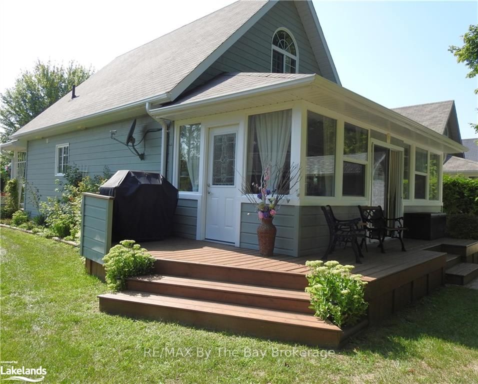 63 Madawaska Trail Property Photo 1