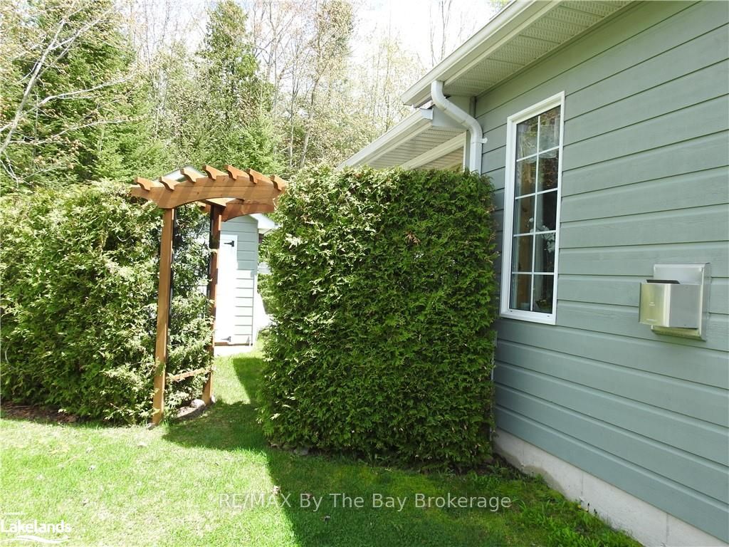63 Madawaska Trail Property Photo 4