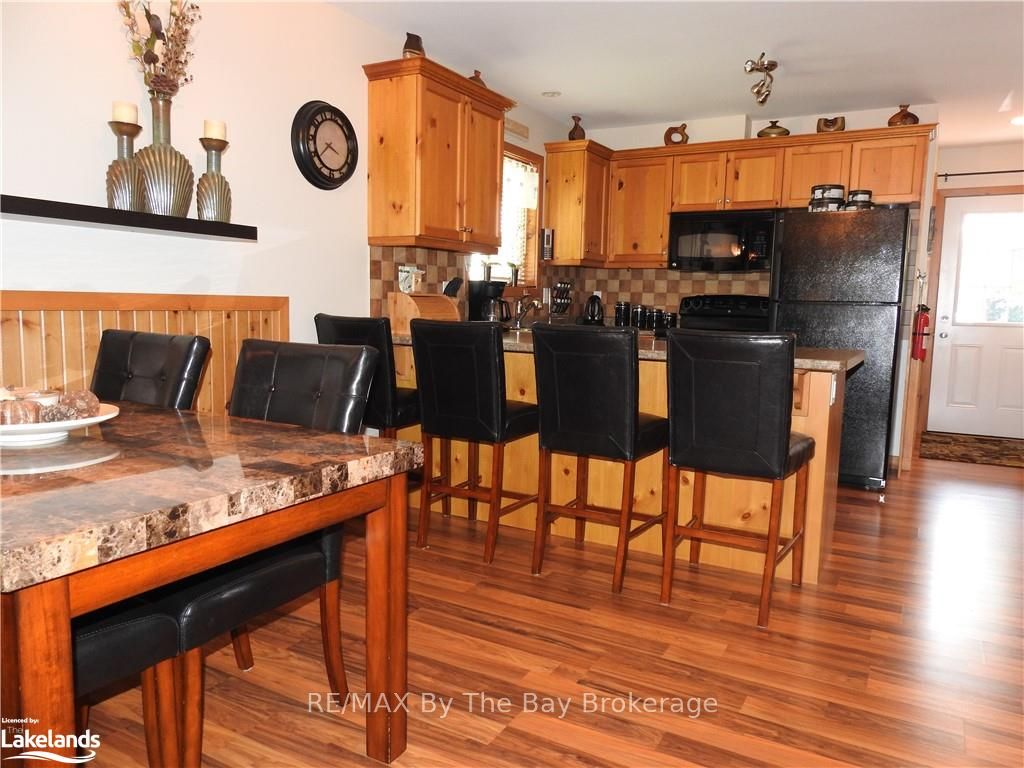 63 Madawaska Trail Property Photo 11