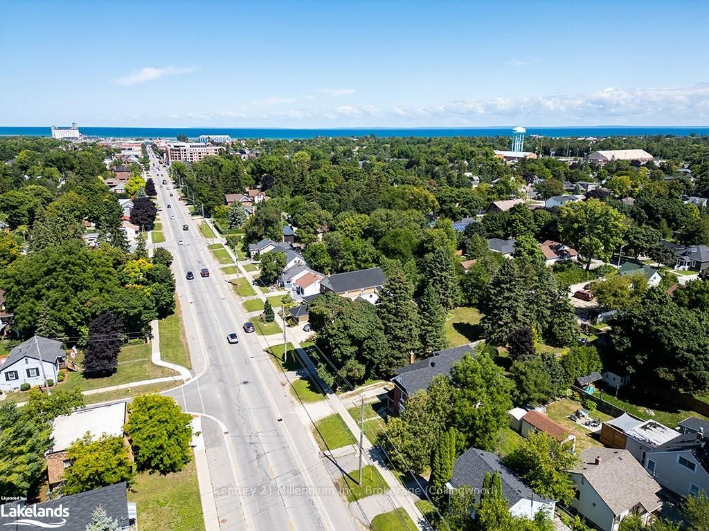 523 Hurontario Street Property Photo 5