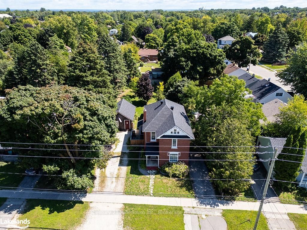 523 Hurontario Street Property Photo 6