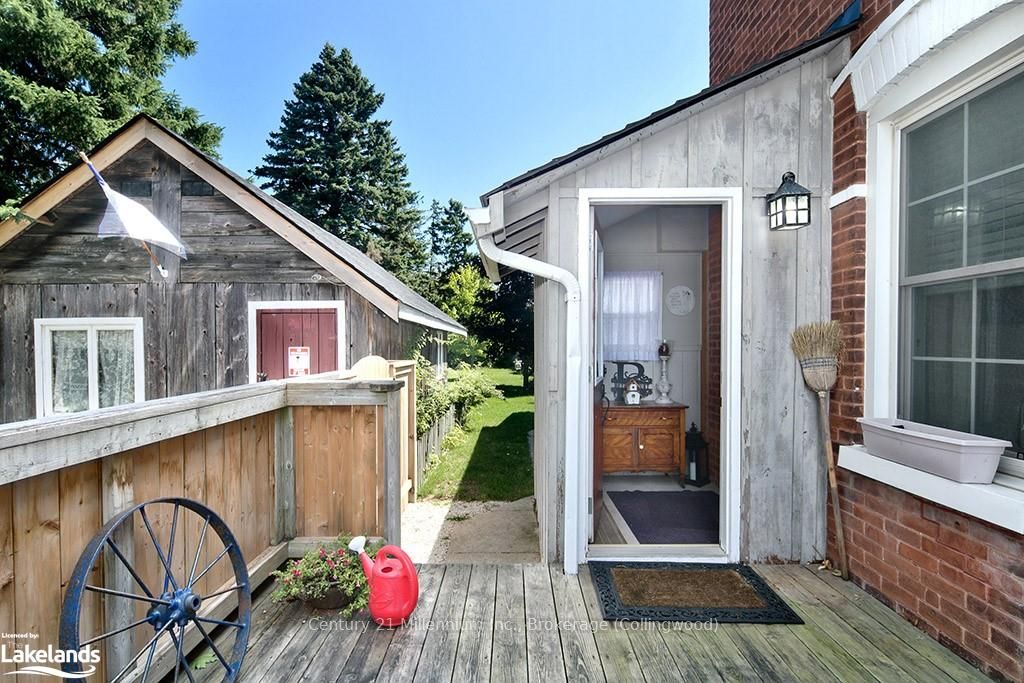 523 Hurontario Street Property Photo 18