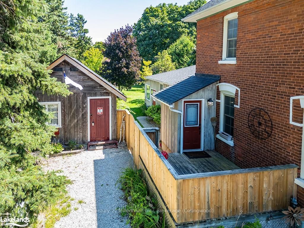 523 Hurontario Street Property Photo 20
