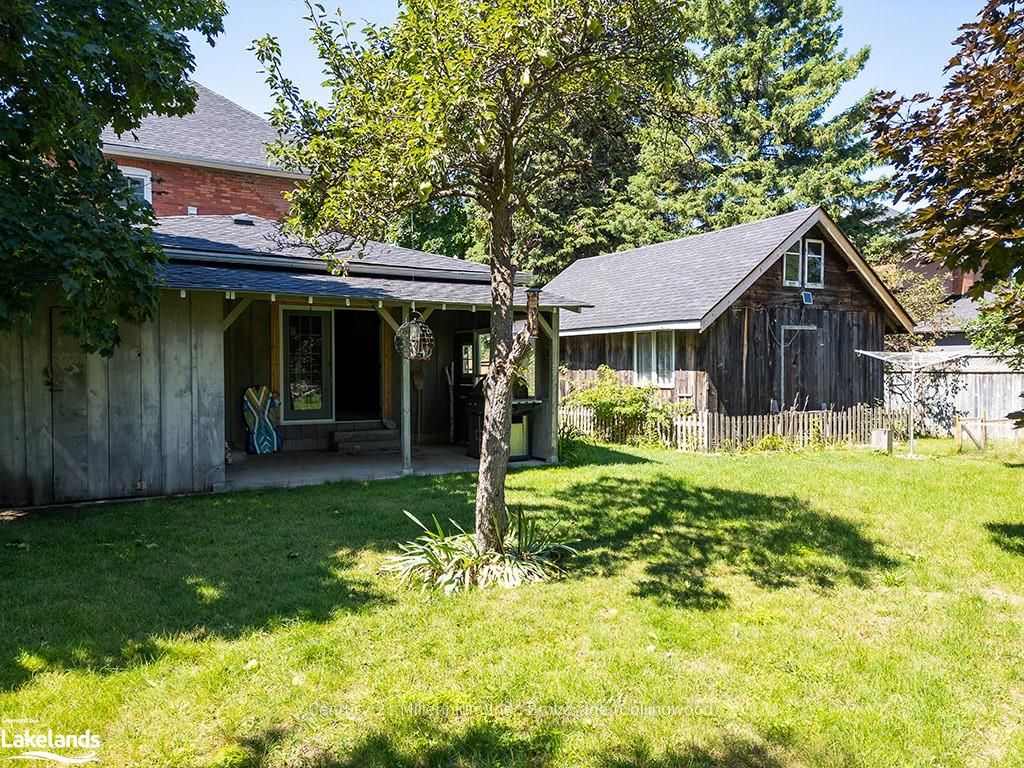 523 Hurontario Street Property Photo 21