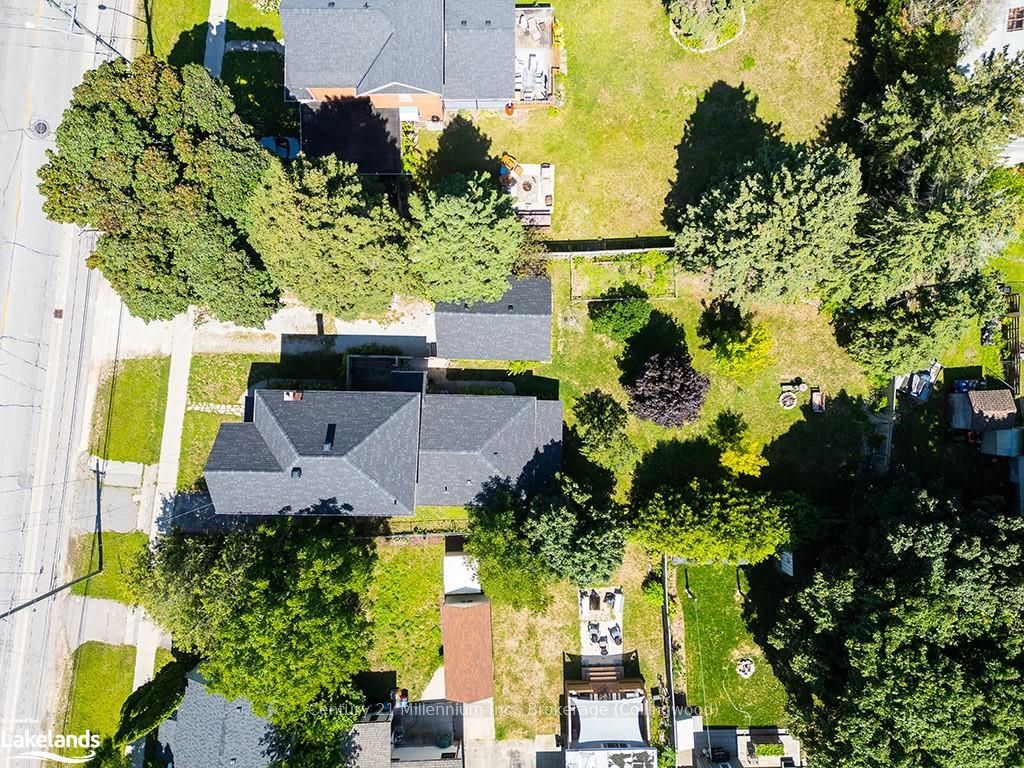 523 Hurontario Street Property Photo 24