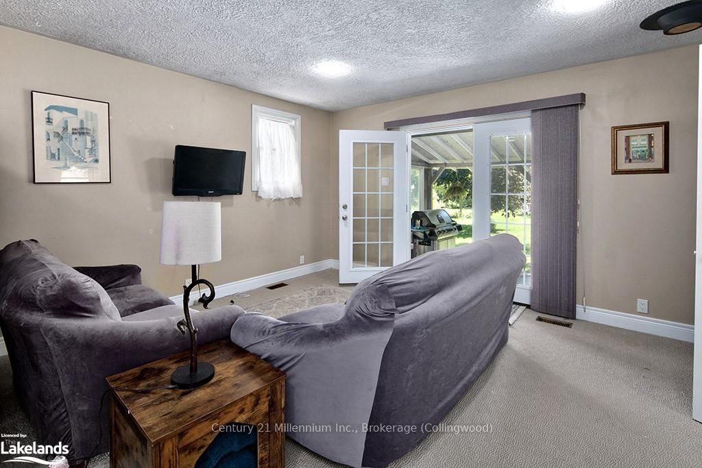 523 Hurontario Street Property Photo 35
