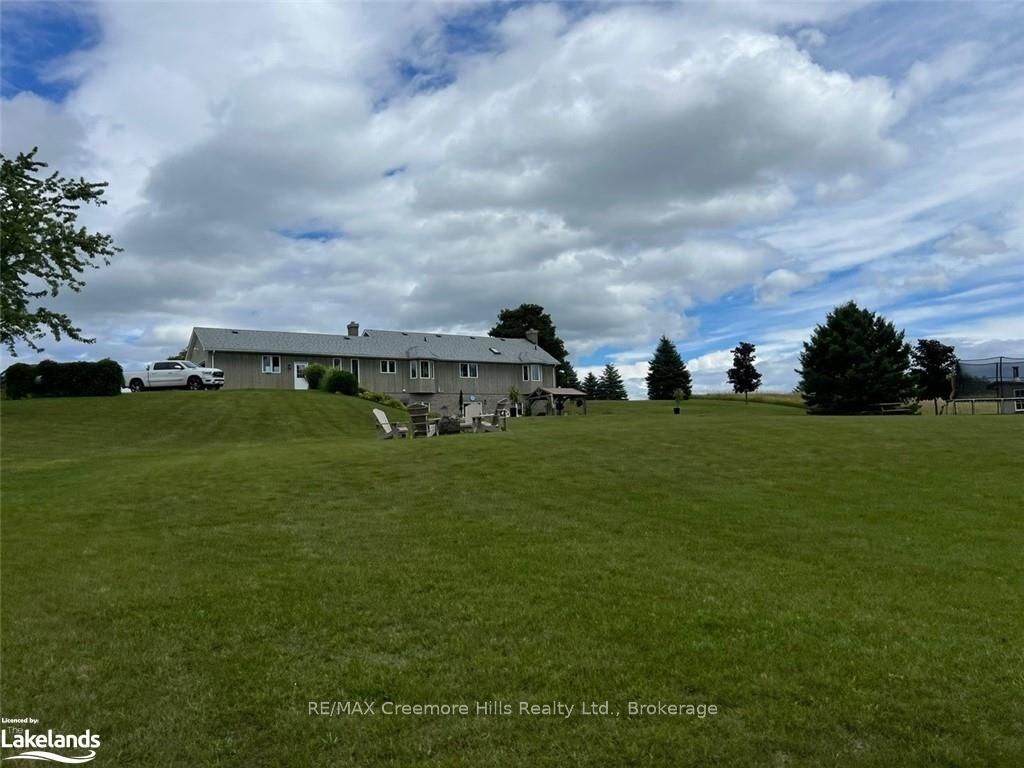 2332 Centre Line Property Photo 6