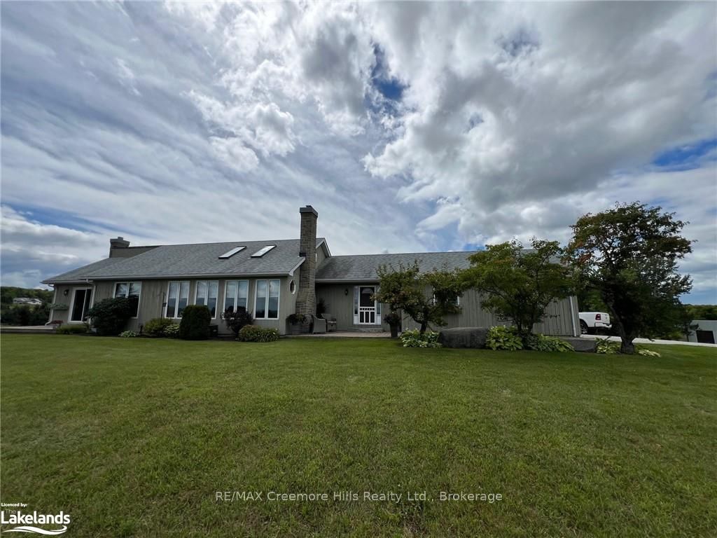 2332 Centre Line Property Photo 7