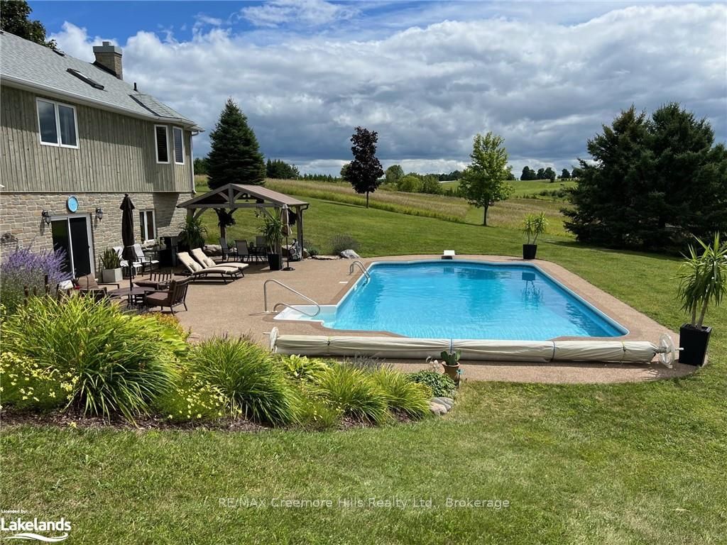 2332 Centre Line Property Photo 8