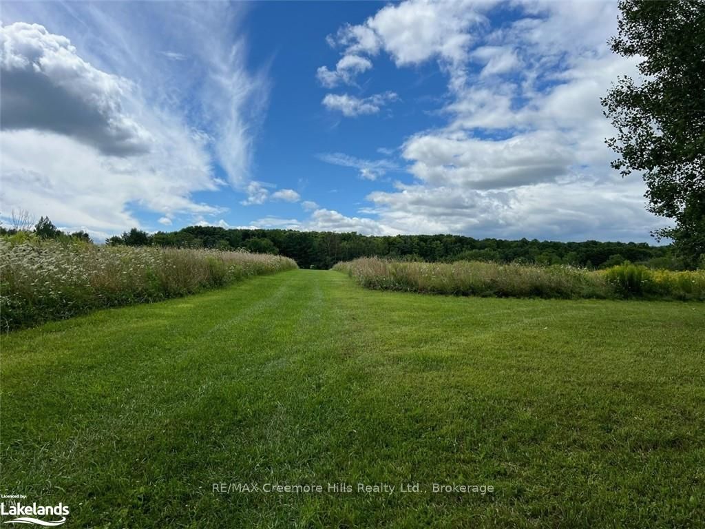 2332 Centre Line Property Photo 18