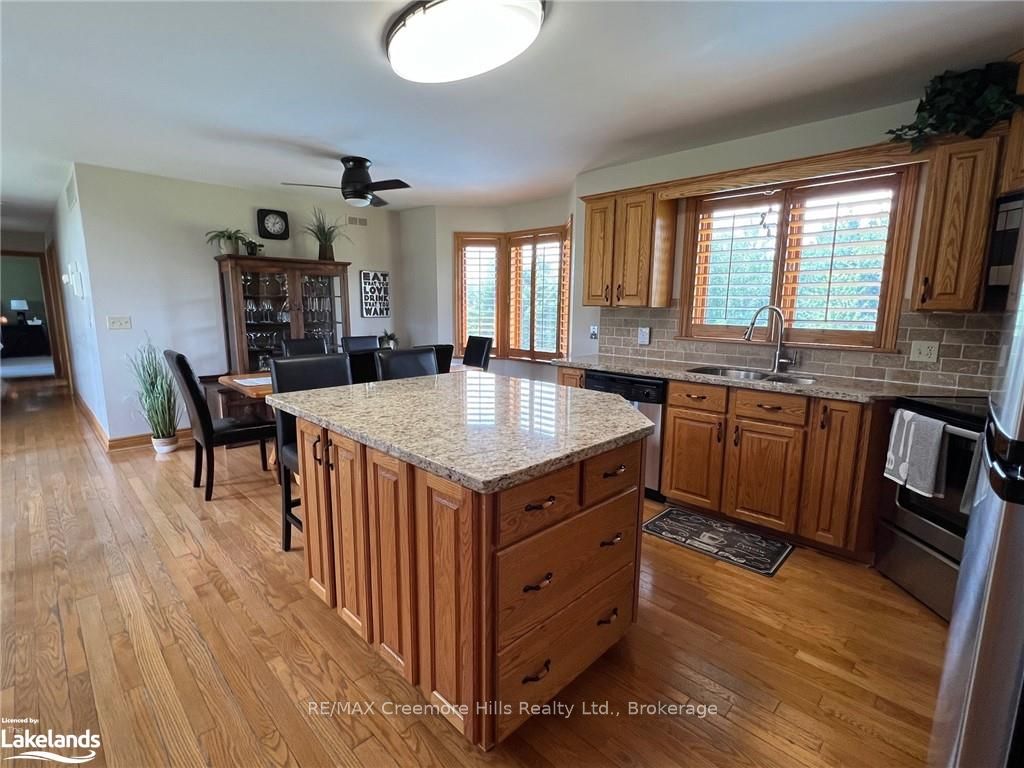 2332 Centre Line Property Photo 23