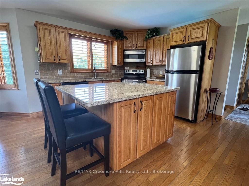 2332 Centre Line Property Photo 24