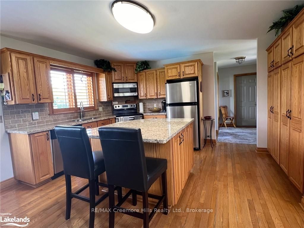 2332 Centre Line Property Photo 25