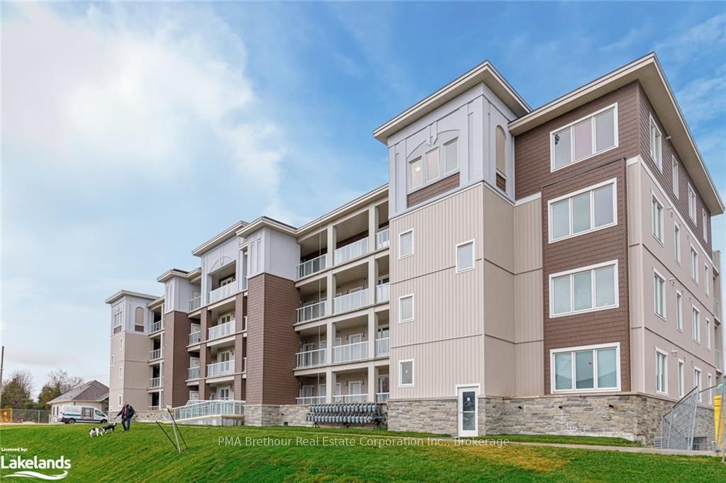 #107 - 17 Spooner Crescent Property Photo 2