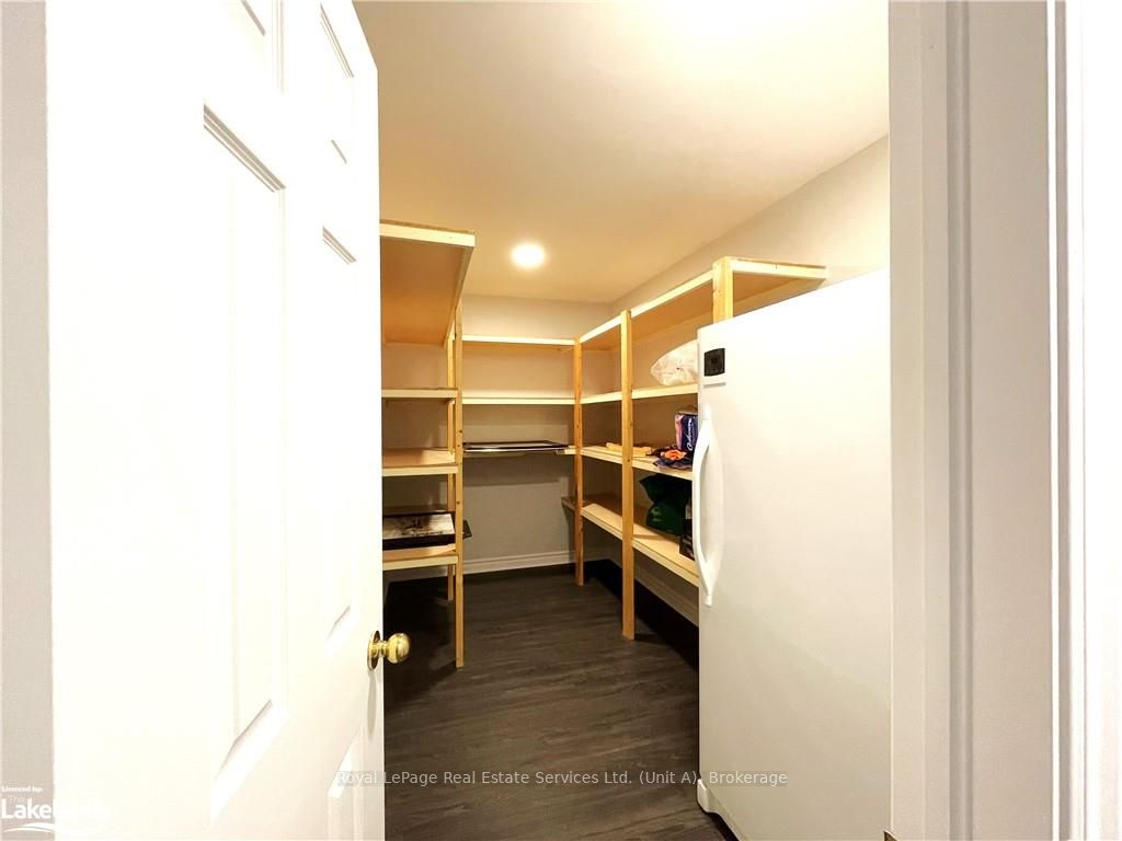 86 Wasaga Sands Drive Property Photo 12