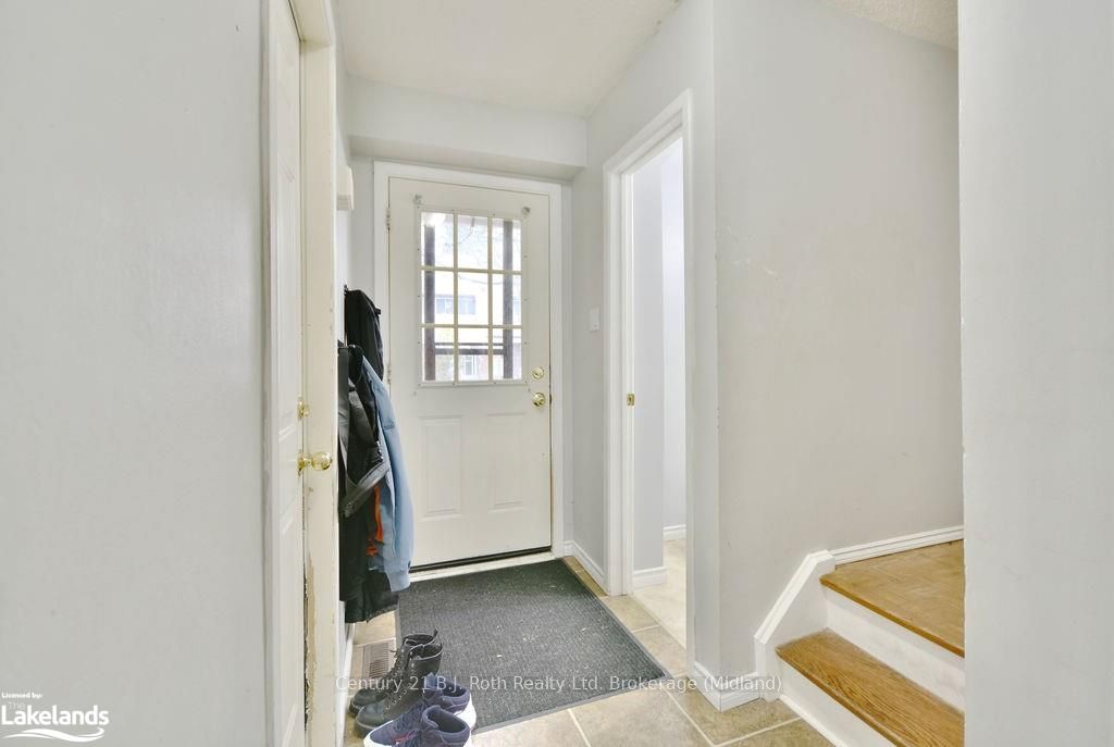 #7 - 441 Barrie Road Property Photo 2