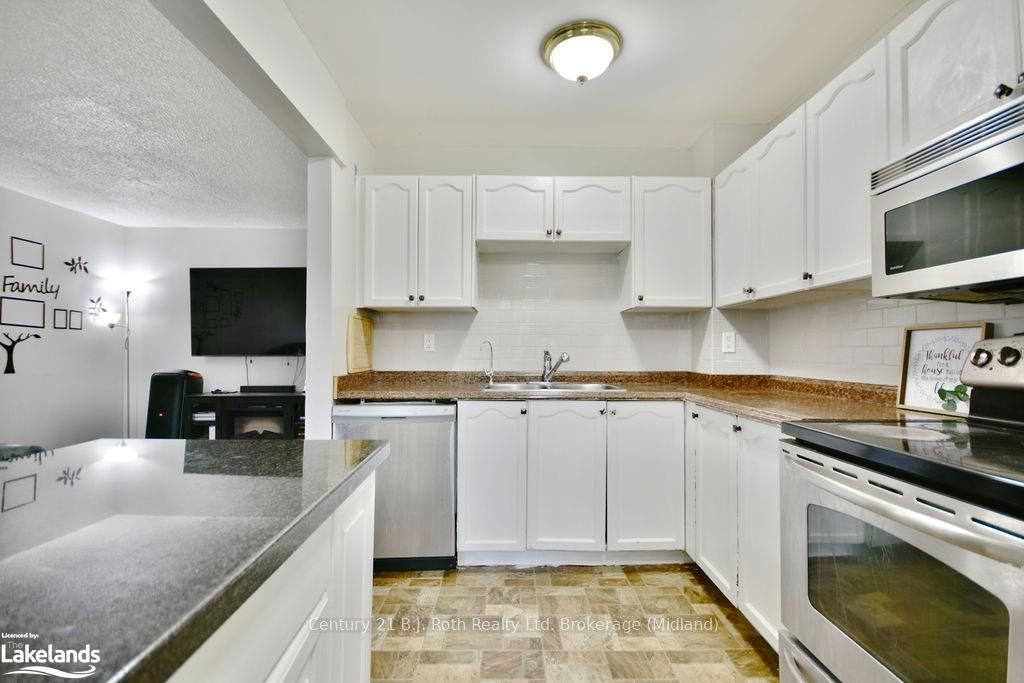 #7 - 441 Barrie Road Property Photo 6