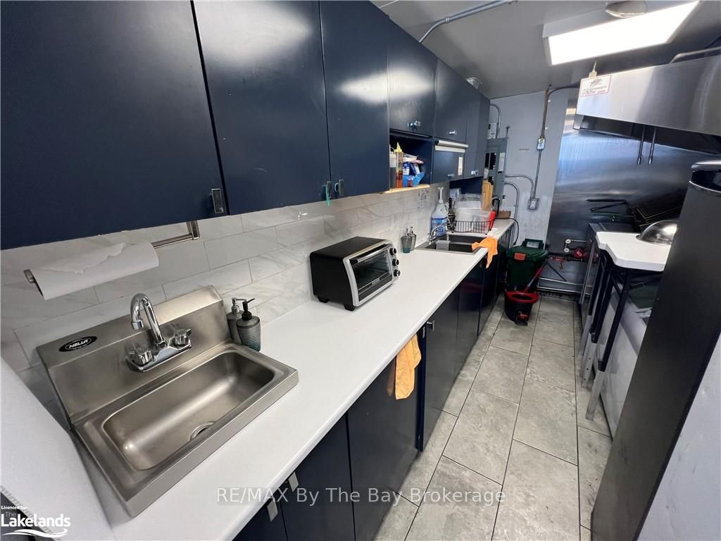 #10 - 10 Main W/s Street Property Photo 10