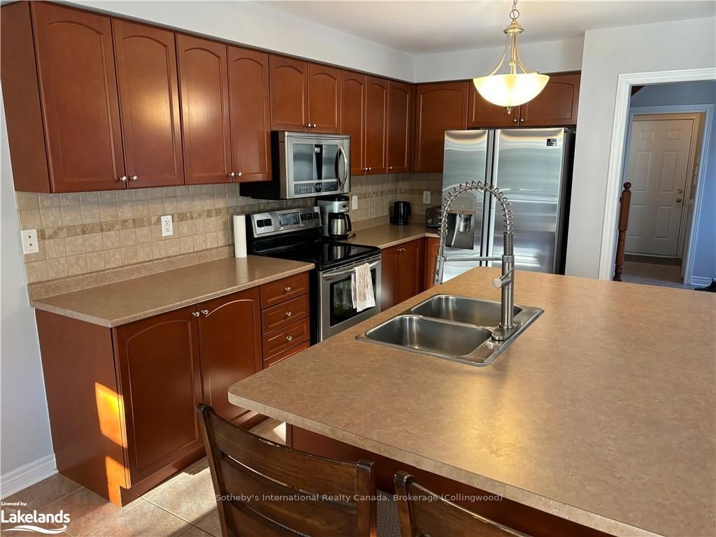 50 Silver Crescent Property Photo 6