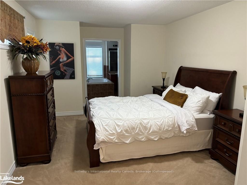 50 Silver Crescent Property Photo 12