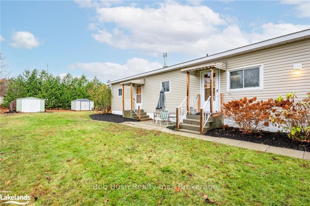 #6 - 5263 Elliott Sideroad Property Photo 4